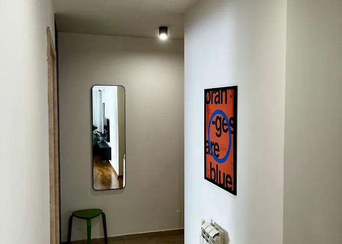 Modern 2-bedroom With Mountain View Apartment *