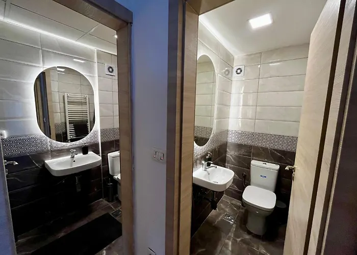 Modern 2-bedroom With Mountain View Apartment